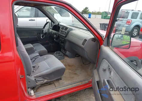 2000 Nissan Frontier Xe z USA, uszkodzony, nr VIN 1N6DD26S8YC300922